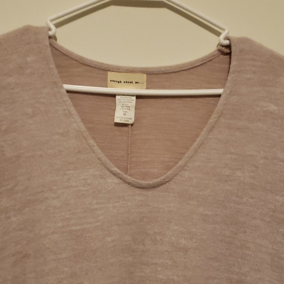 This is a lightly worn tunic - Picture 3 of 4